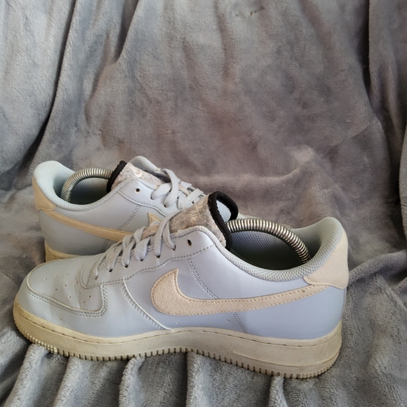 Nike Air Forces - Picture 4 of 10